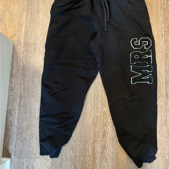 Gently used Judith March Mrs. Sweatpants - Picture 4 of 8